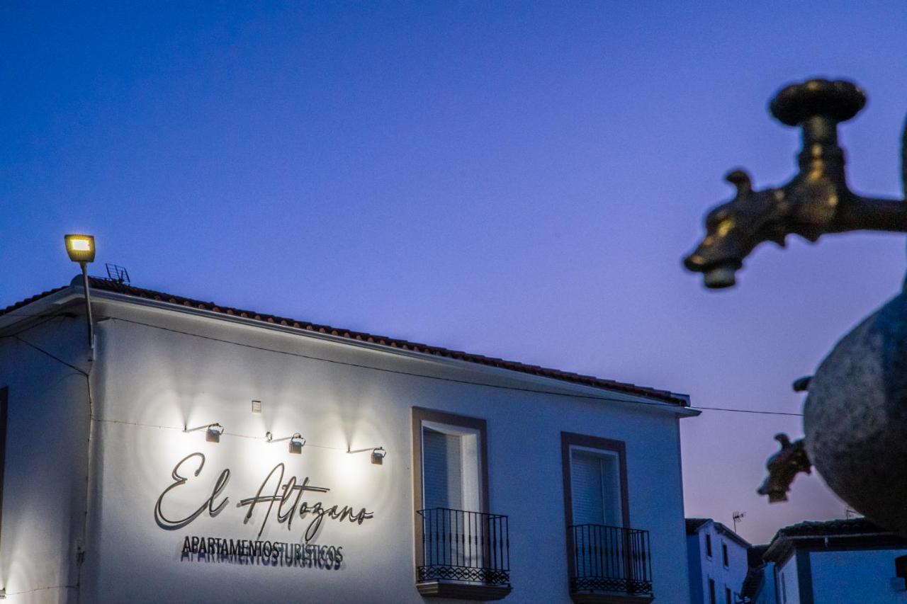 Apartamentos Turisticos El Altozano Fuentes de León Eksteriør bilde