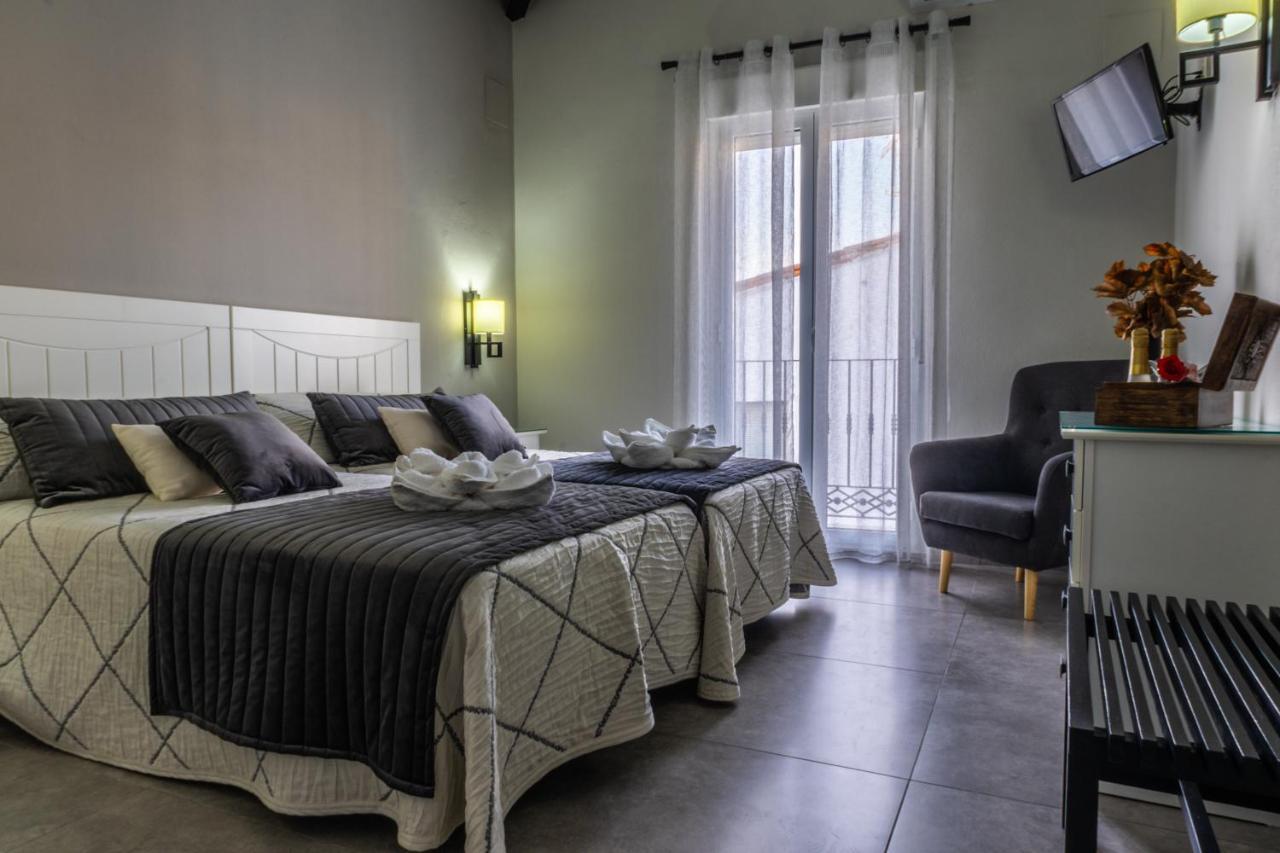 Apartamentos Turisticos El Altozano Fuentes de León Eksteriør bilde