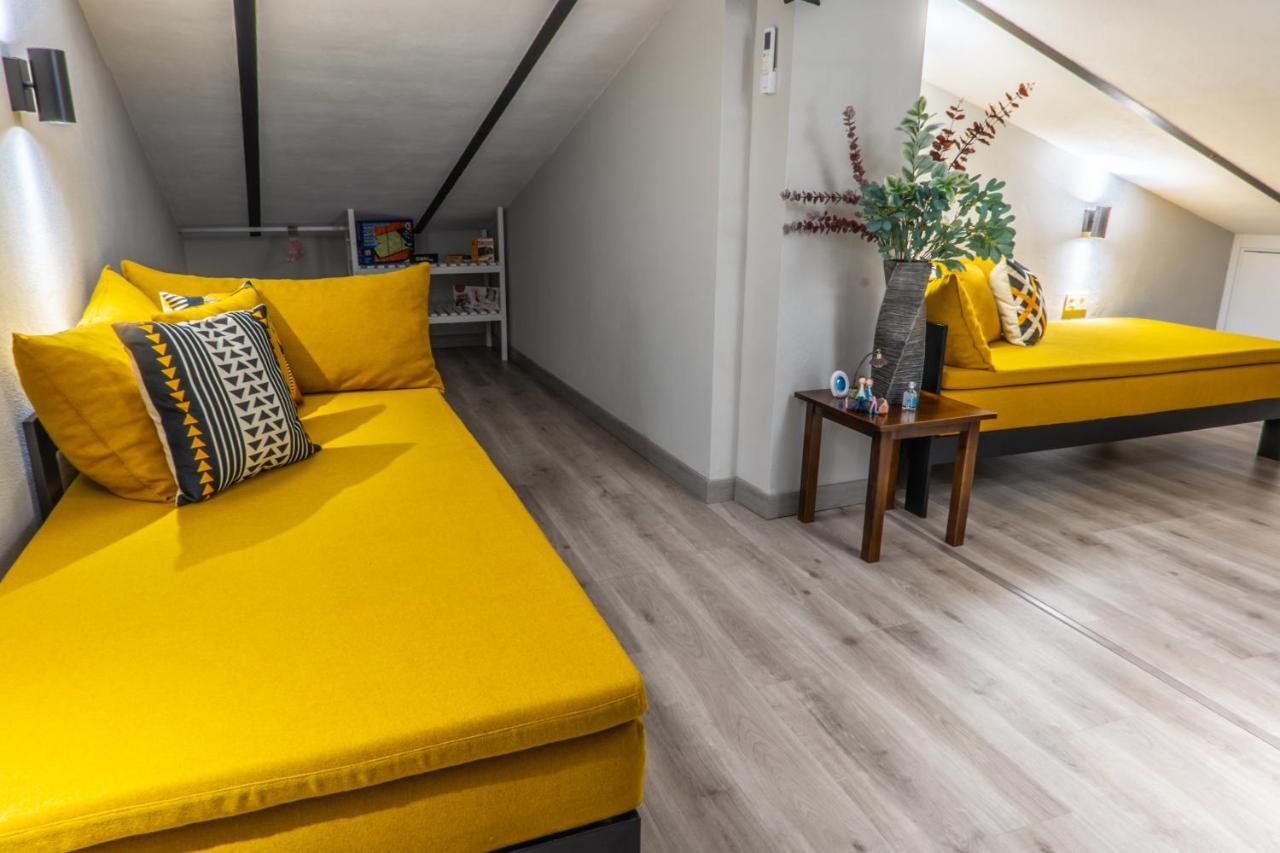 Apartamentos Turisticos El Altozano Fuentes de León Eksteriør bilde