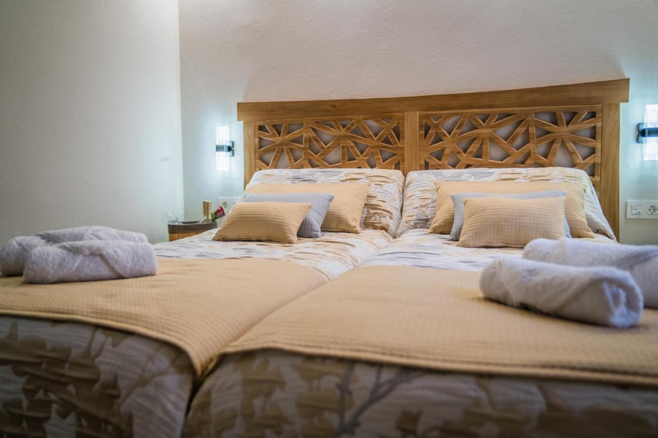 Apartamentos Turisticos El Altozano Fuentes de León Eksteriør bilde
